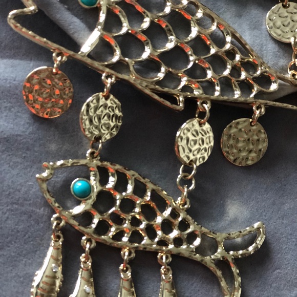 Lilly Pulitzer Gold Fish Necklace - Picture 3 of 5